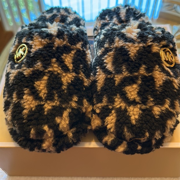 Michael Kors Women House Shoes - Picture 2 of 9